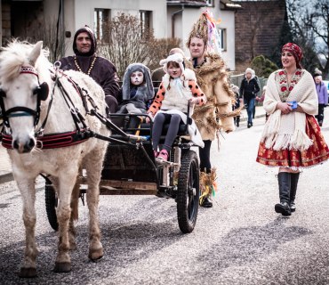 2. Masopustní průvod