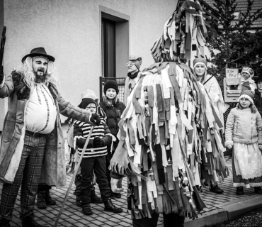 4. Masopustní průvod